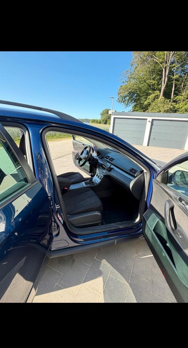 Volkswagen Passat 2010 — вигляд ззаду