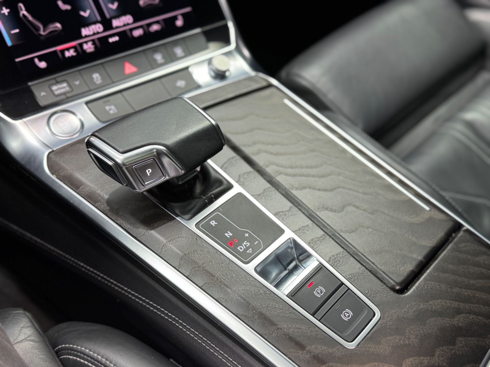 Fahrzeugabbildung Audi A6 Avant 50 TDI quattro sport|S-LINE|PANO|MATRIX