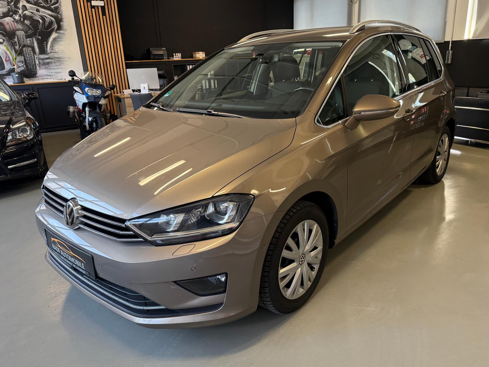 Volkswagen Golf VII Sportsvan 1.4 TSI Highline AHK BI-XENON