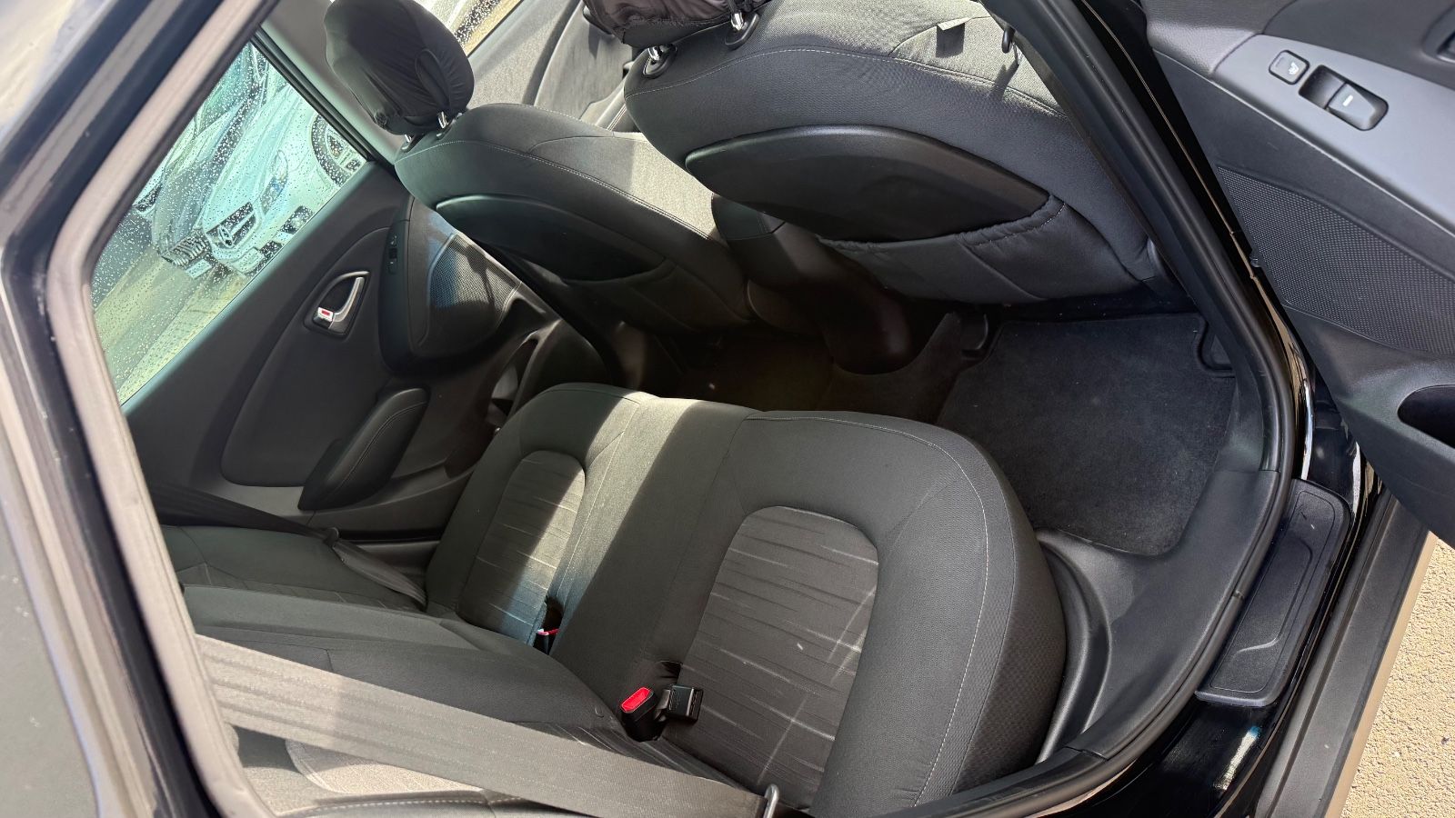 Fahrzeugabbildung Hyundai ix35 1.6 GDI Classic 2WD