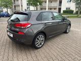 Hyundai i30 1.0 TGDI Navi LED Kamera LHZ DAB - Hyundai i30 Gebrauchtwagen in Stuttgart