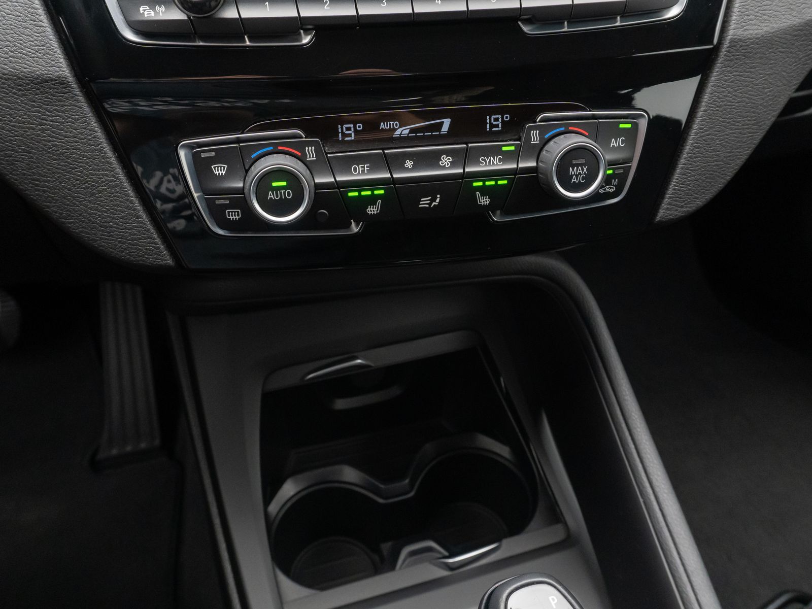 Fahrzeugabbildung BMW X1 xD25e DAB Navi ParkAssist Lordos Geschwindig