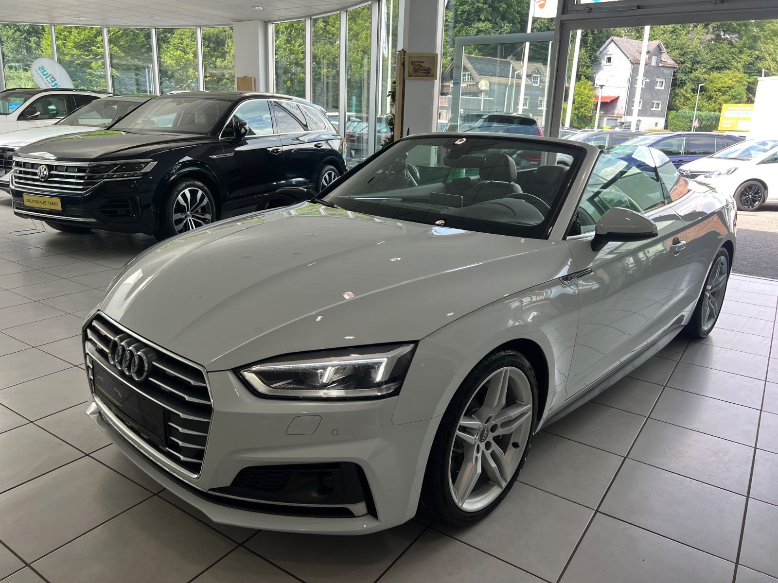 Fahrzeugabbildung Audi A5 Cabriolet 2.0 quattro sport S line