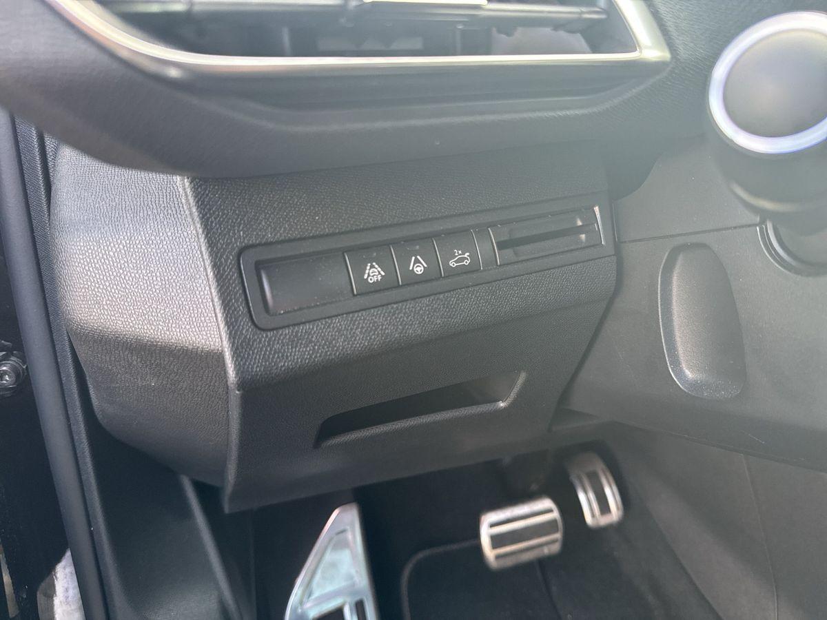 Peugeot 3008 GT / Allwetterreifen / Sitzheizung / Kamera