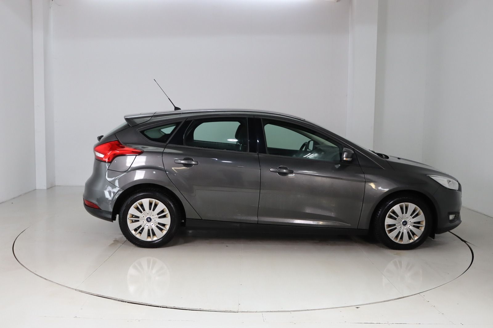 Fahrzeugabbildung Ford Focus 1.0 Ecoboost * SHZ * Tempomat