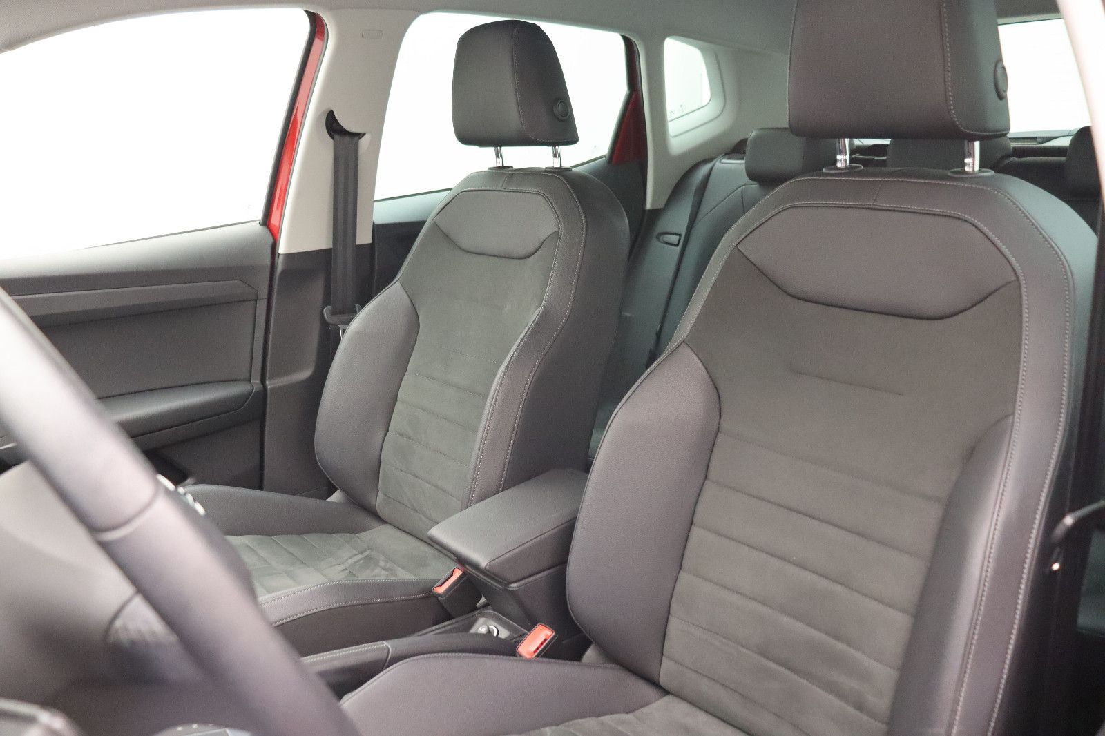 Fahrzeugabbildung SEAT Arona 1.0 TSI DSG Kamera ACC Navi