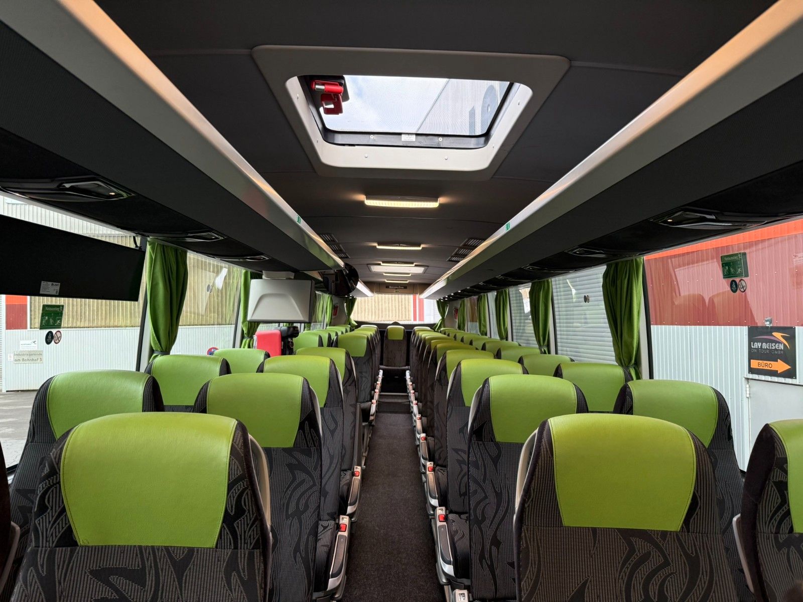 MERCEDES-BENZ  2019 - Image 18 of 30