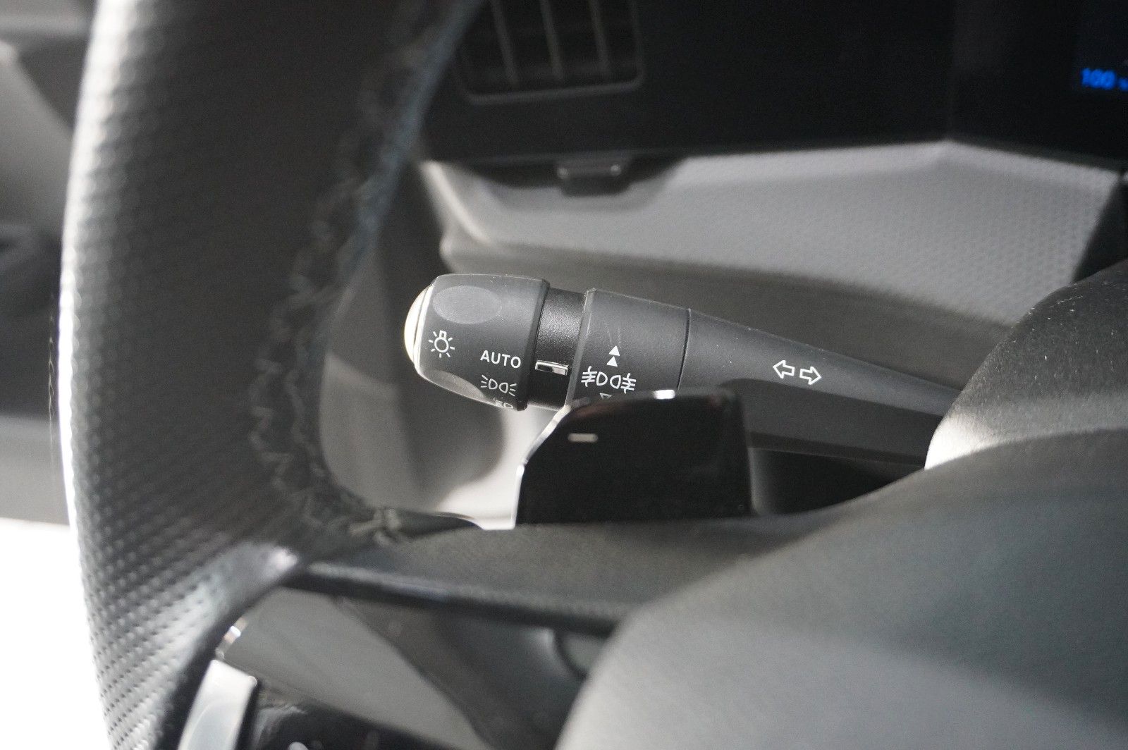 Fahrzeugabbildung Opel Astra L Lim. 1.6 HYBRID ELEGANCE NAVI/LED/KAMERA