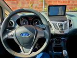 Ford Fiesta 1.2 Touchscreen Navi Bluetooth Klima - Ford Fiesta mit Benzin-Antrieb: Scheckheftgepflegt
