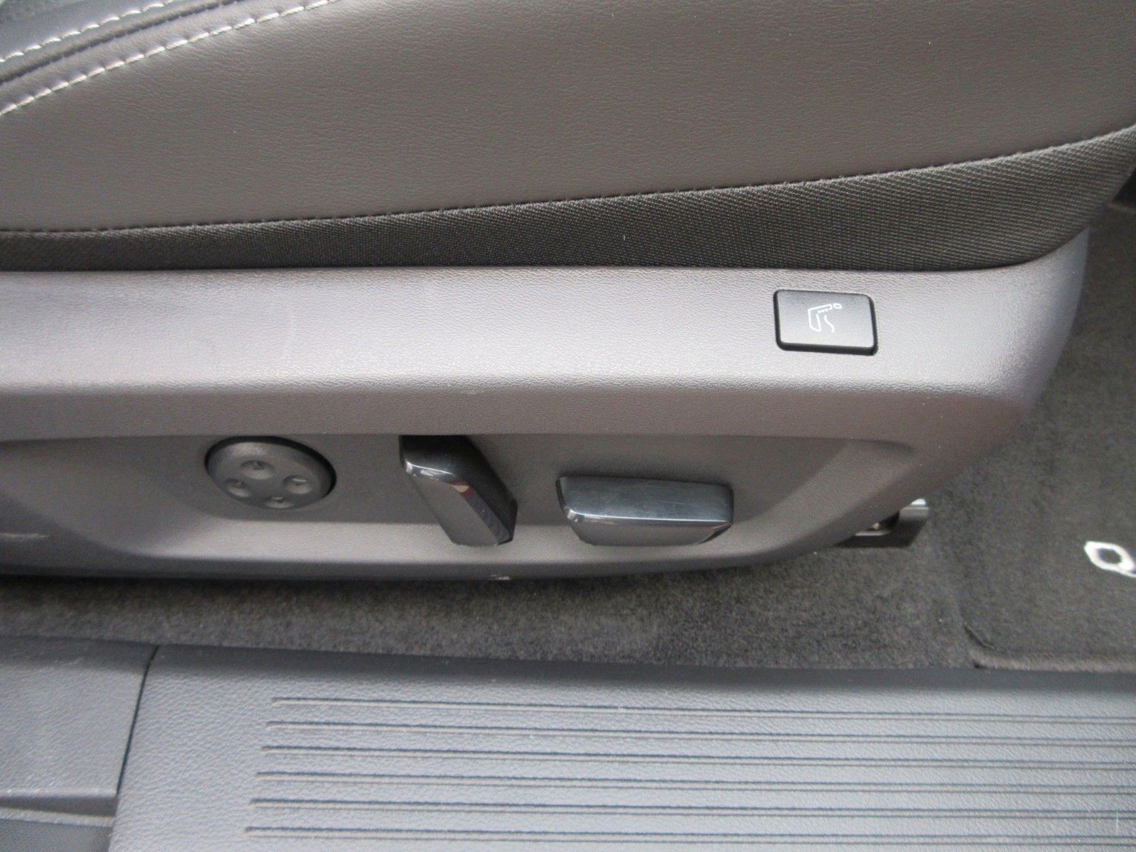 Fahrzeugabbildung Nissan Qashqai 1.3 Xtronic Automatik | Tekna+