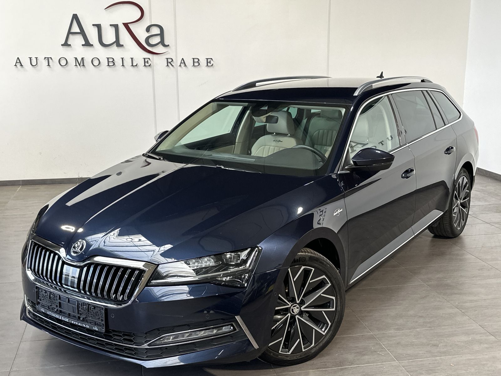 Fahrzeugabbildung SKODA Superb Combi 1.5 TSI DSG L&K NAV+LED+VCOCK+ACC