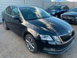 Skoda Octavia 1.6TDI VOLLLEDER/Navi/ACC/LED/17"/1Hand - Skoda Octavia mit Diesel-Antrieb: Limousine, 1.6