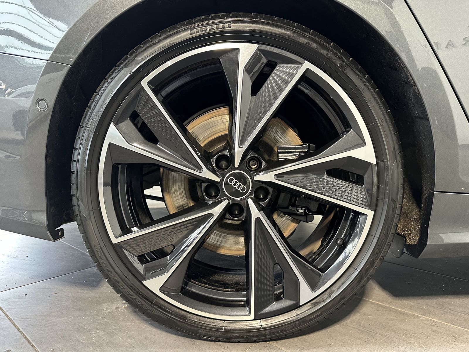 Fahrzeugabbildung Audi S6 Avant Black NAV+MATRIX+B&O+PANO+AHK+V-COCKPIT