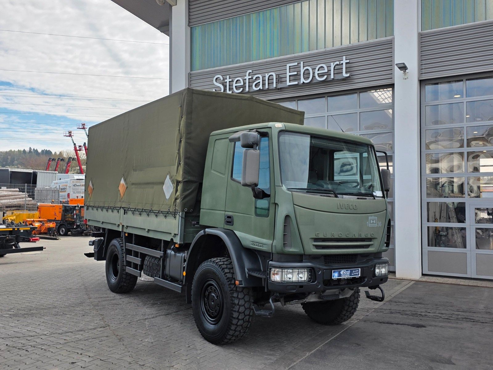 Fahrzeugabbildung Iveco Eurocargo ML140E21 LBW 3 Sitze Differenziale