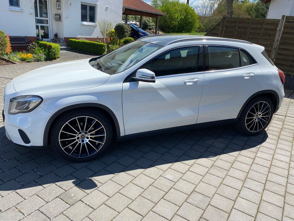 Image of Mercedes-Benz GLA 200
