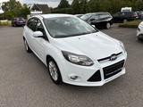 Ford Focus Lim. Titanium - Ford Focus aus 2011: Limousine