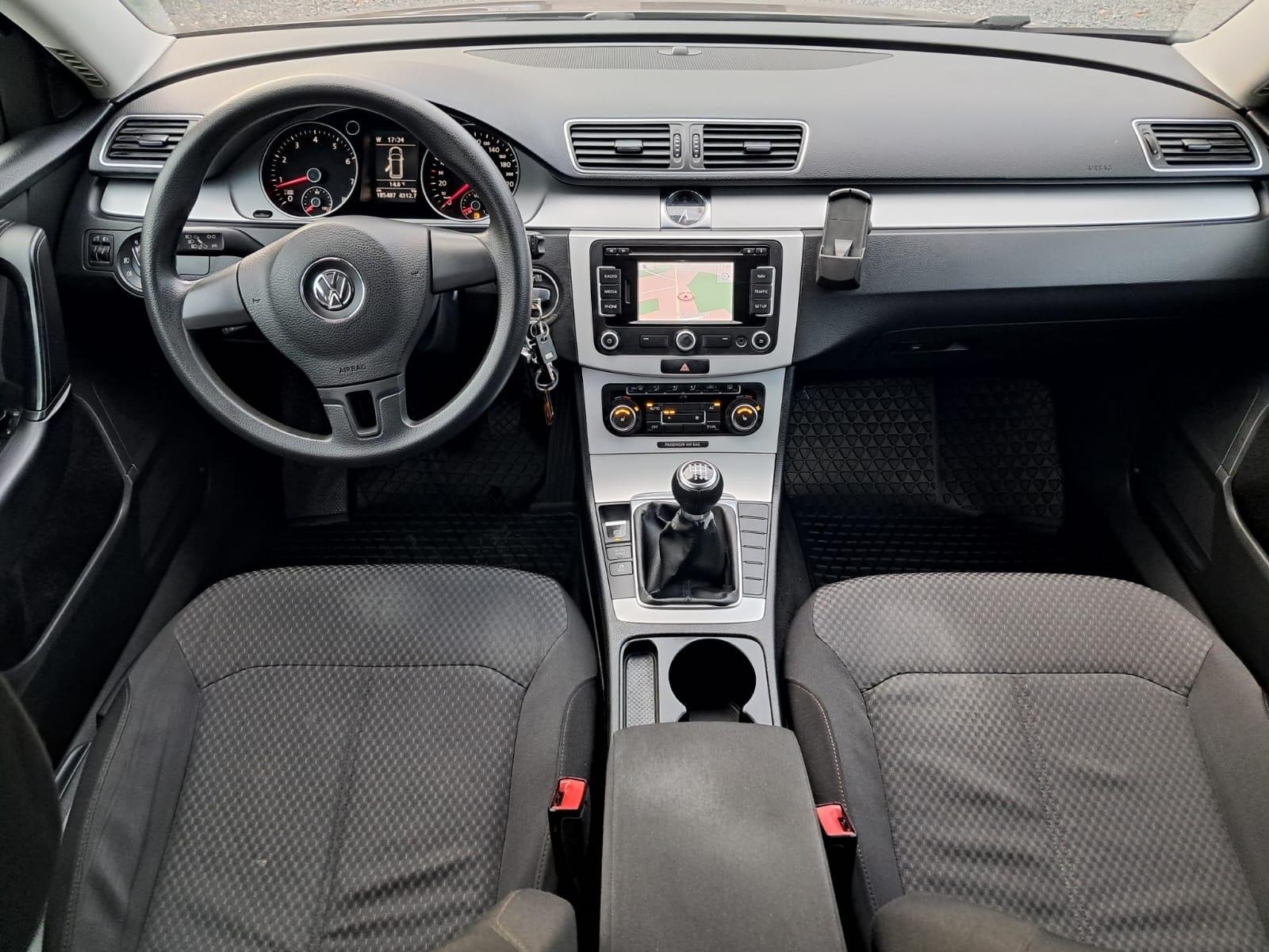 Volkswagen Passat 2011 — photo 23