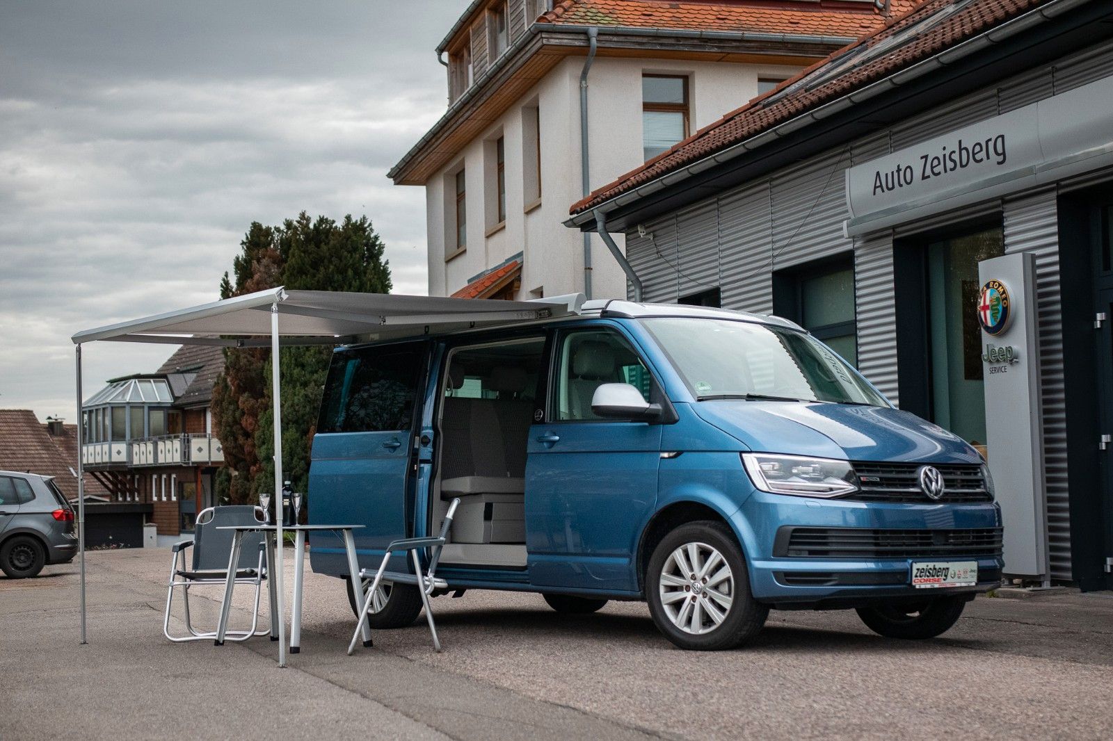 Fahrzeugabbildung Volkswagen T6 California Coast "30 Years"  4Motion 516€/Mon