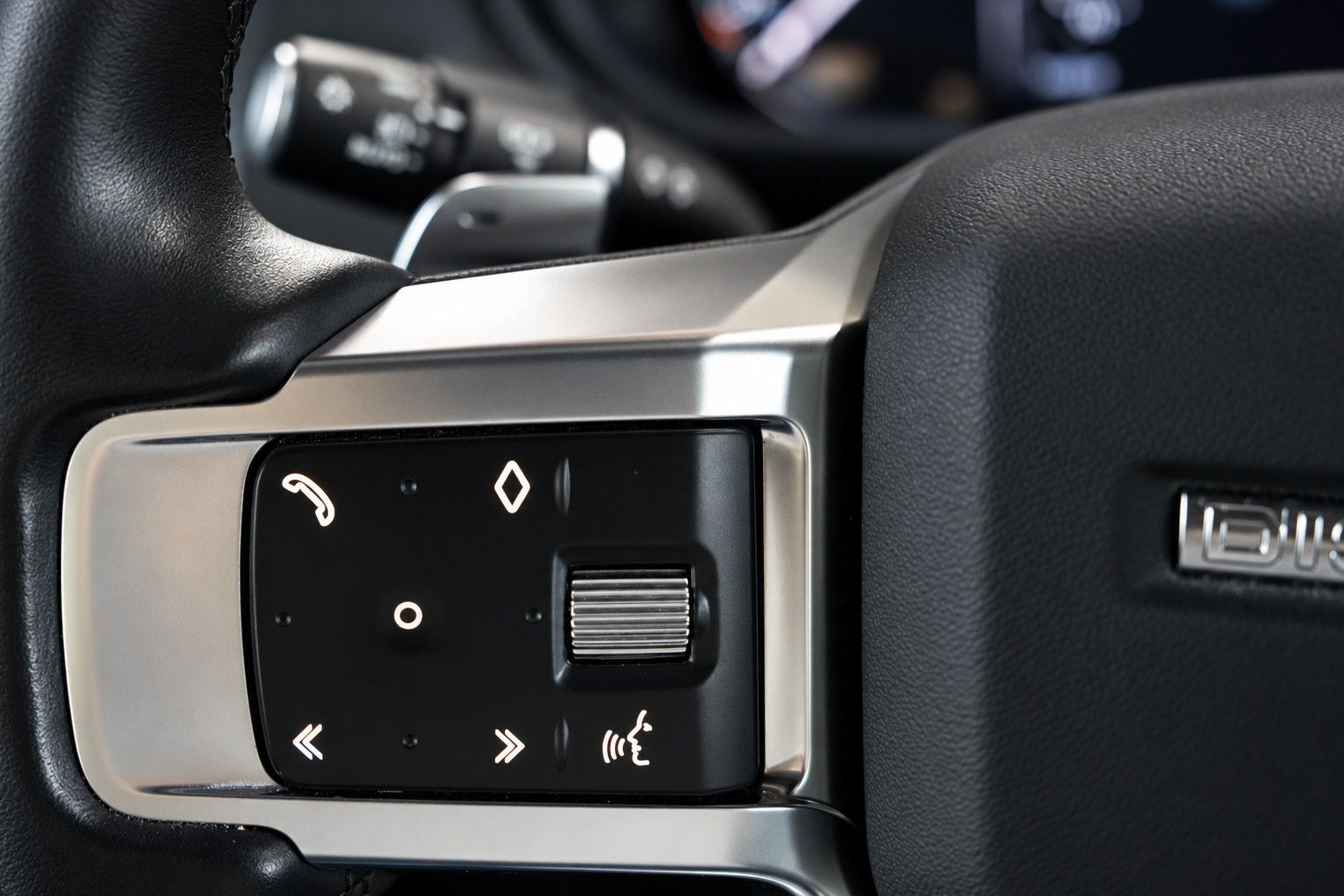 Fahrzeugabbildung Land Rover Discovery R-Dynamic AWD/7-SITZER/360'°Cam/AHK