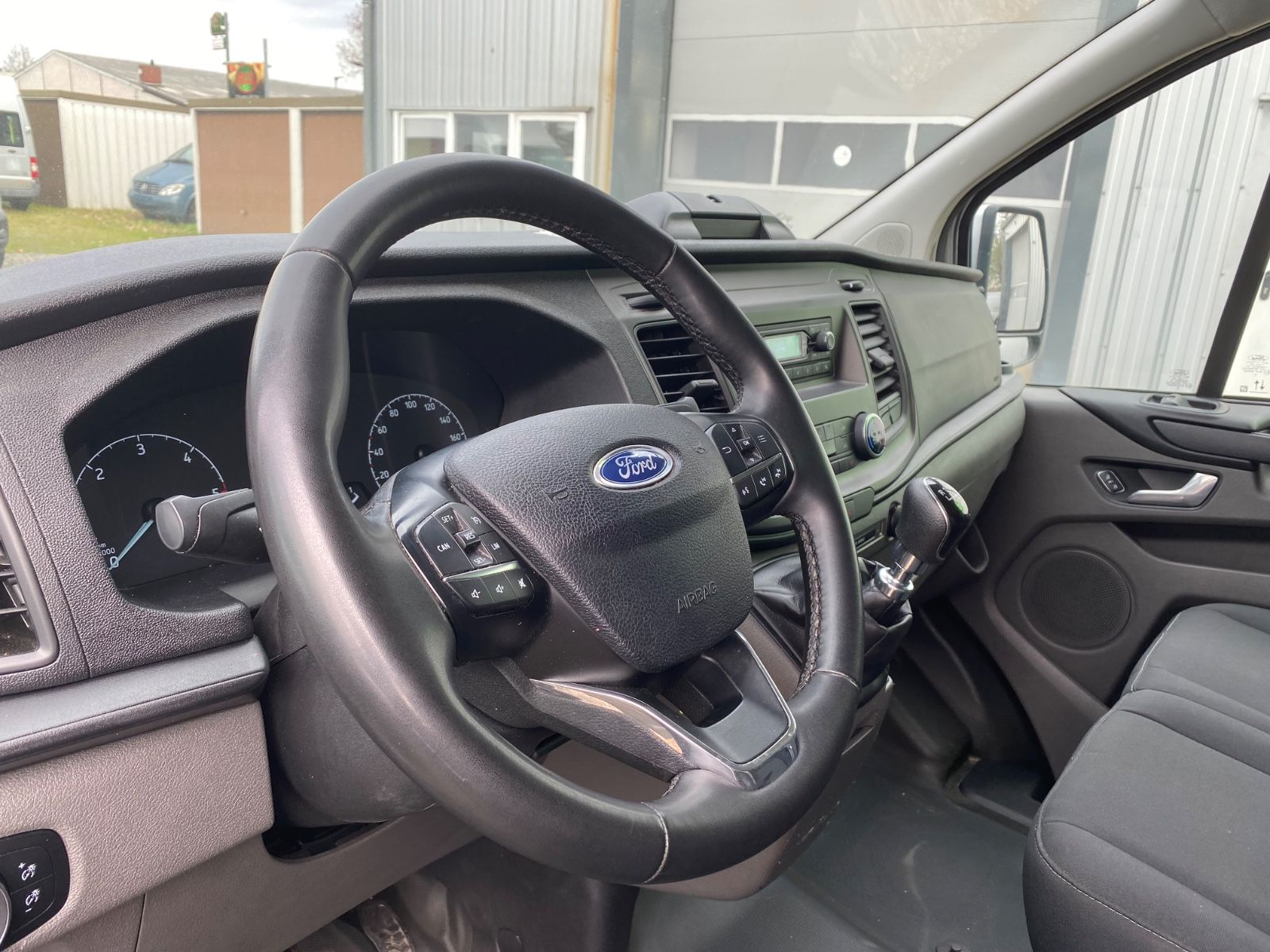 Fahrzeugabbildung Ford Transit Custom Kasten 300 L2 H2Trend,AHK,SHg,