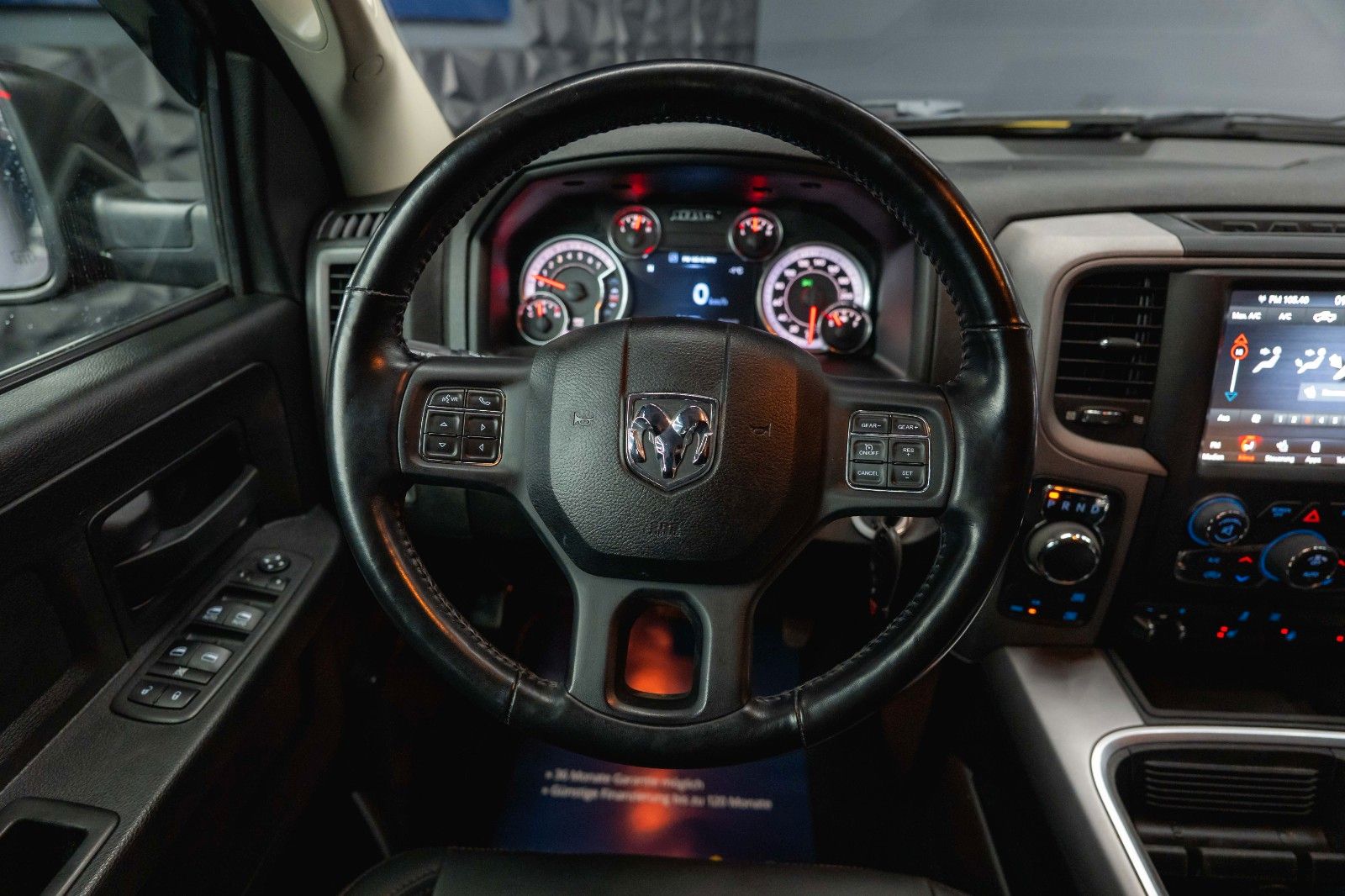 Fahrzeugabbildung Dodge RAM 5.7 V8 HEMI 4x4 OFFROAD Night-Paket *LED*AHK