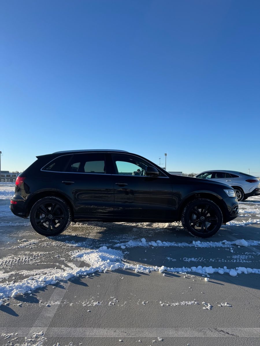 AUDI Q5 3.0 TDI S tronic quattro -