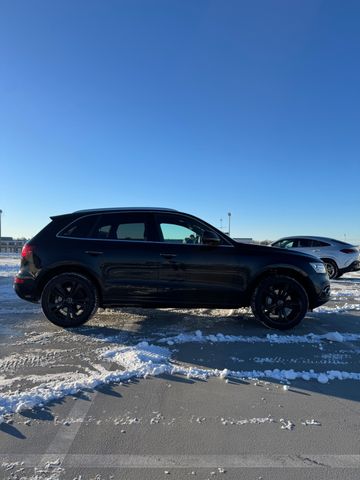 AUDI Q5 3.0 TDI S tronic quattro -