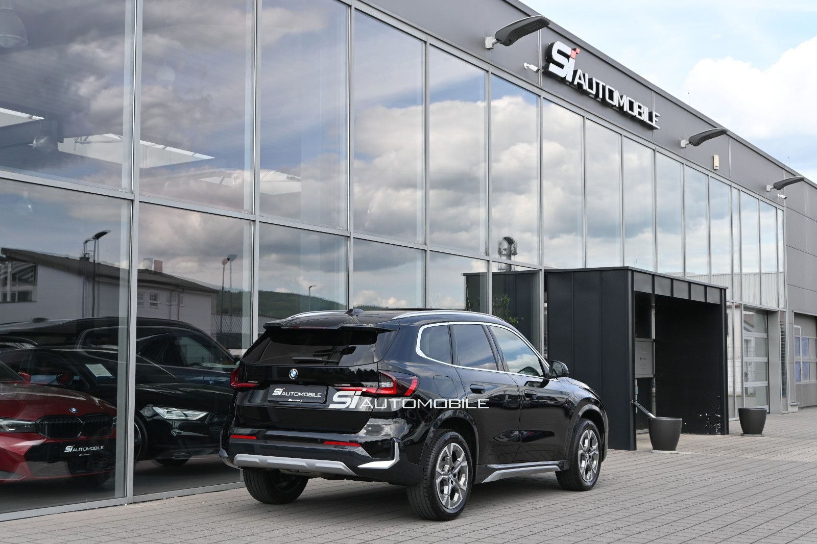 Fahrzeugabbildung BMW X1 xDr.23d xLine °ACC°AHK°HUD°H/K°MEMO°PANO°360°