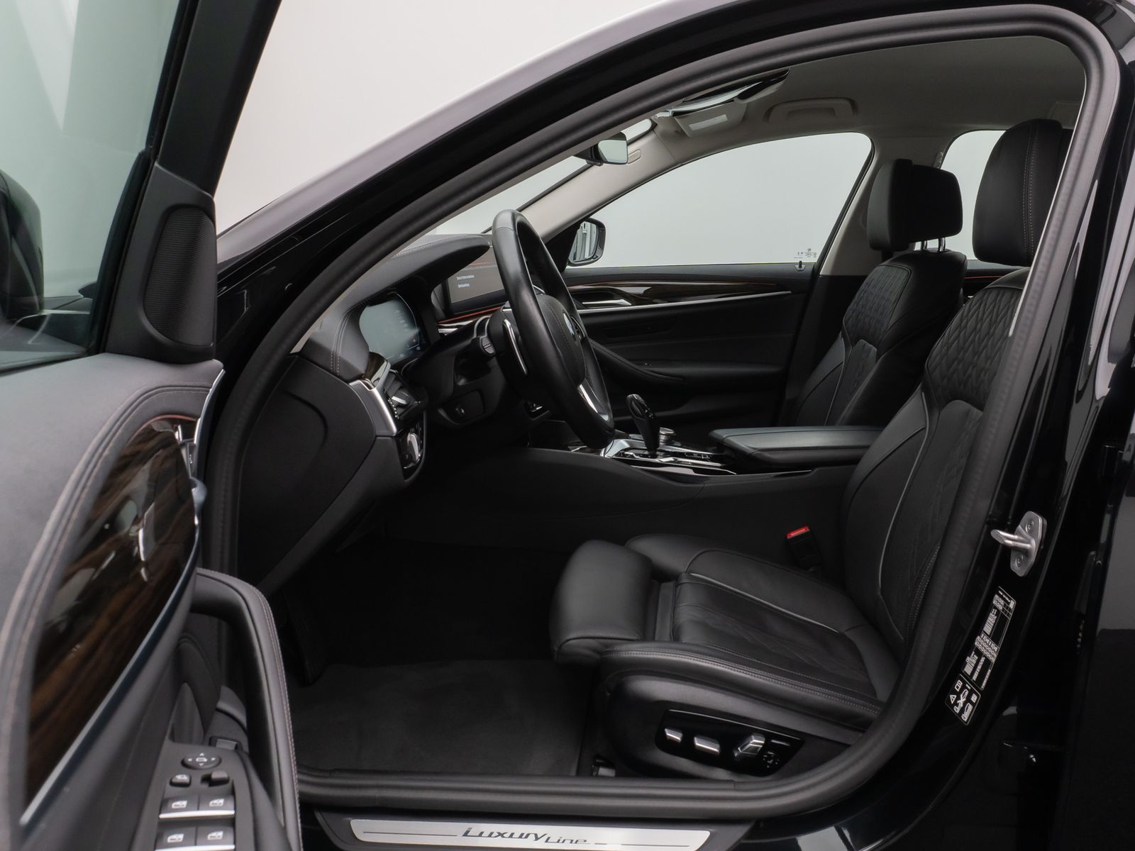 Fahrzeugabbildung BMW 540d xD Luxury Line Laser 360°HUD DAB HiFi AHK