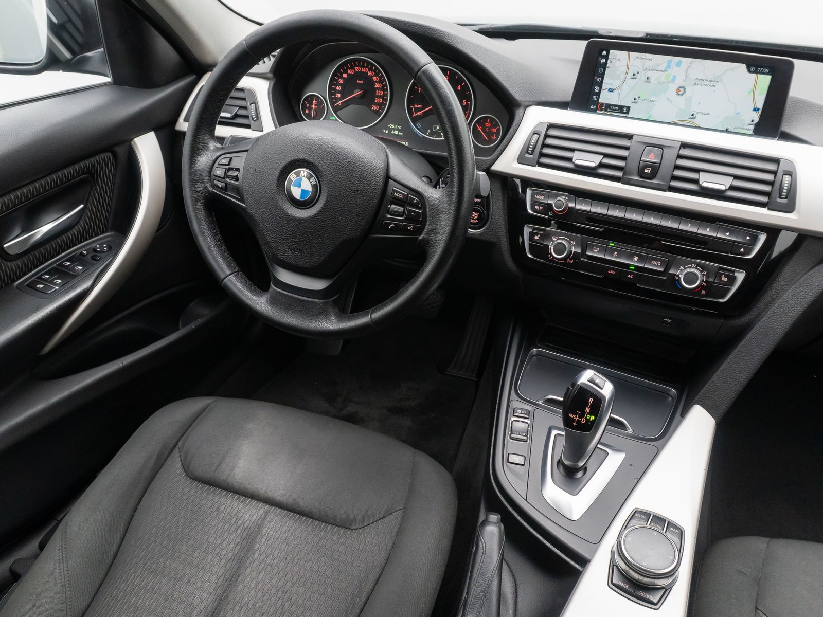 Fahrzeugabbildung BMW 318d NaviPro WLANLordos PDC LED Komfort Alarm