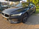 Volvo V60 Kombi Momentum Pro Core*1.Hand*Lenkrad Heizu - Volvo V60 Core mit Benzin-Antrieb