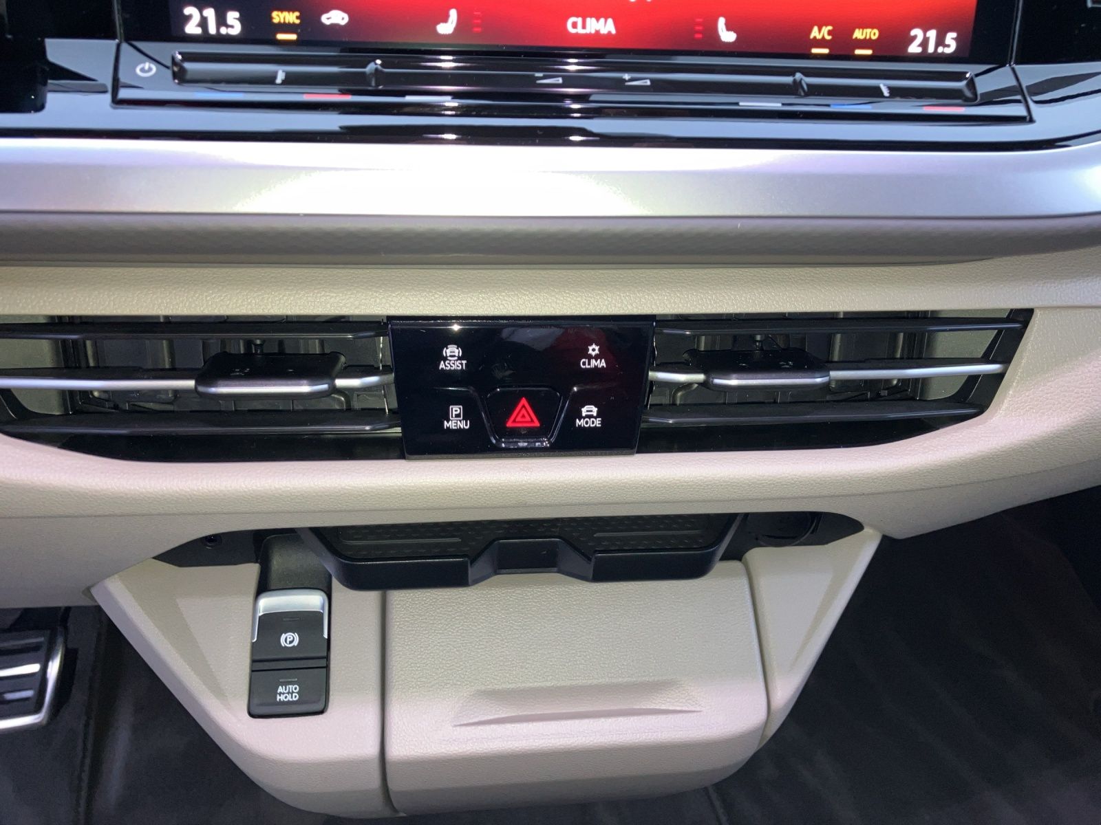 Fahrzeugabbildung Volkswagen T7 Multivan GOAL TDI DSG KLIMA, AHK, STANDH., DC