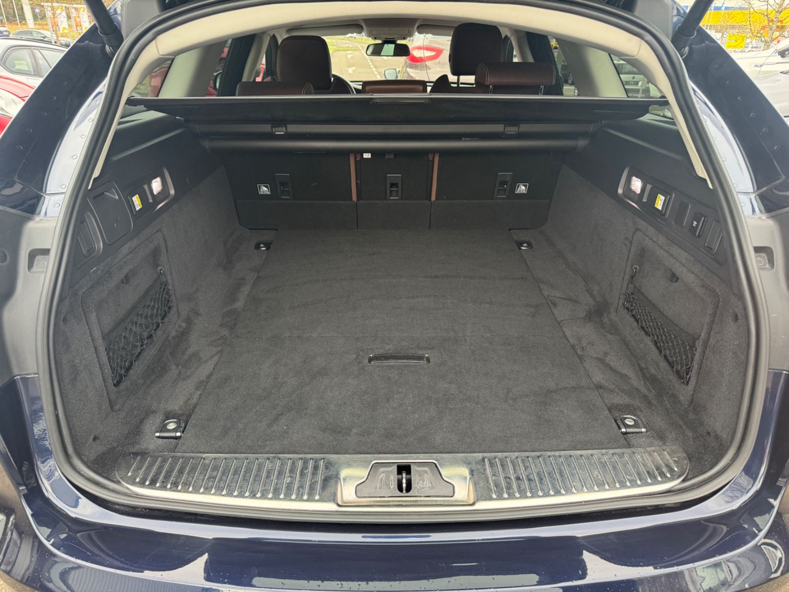 Fahrzeugabbildung Jaguar XF Sportbrake R-Sport AWD Leder+Navi+HUD+LED