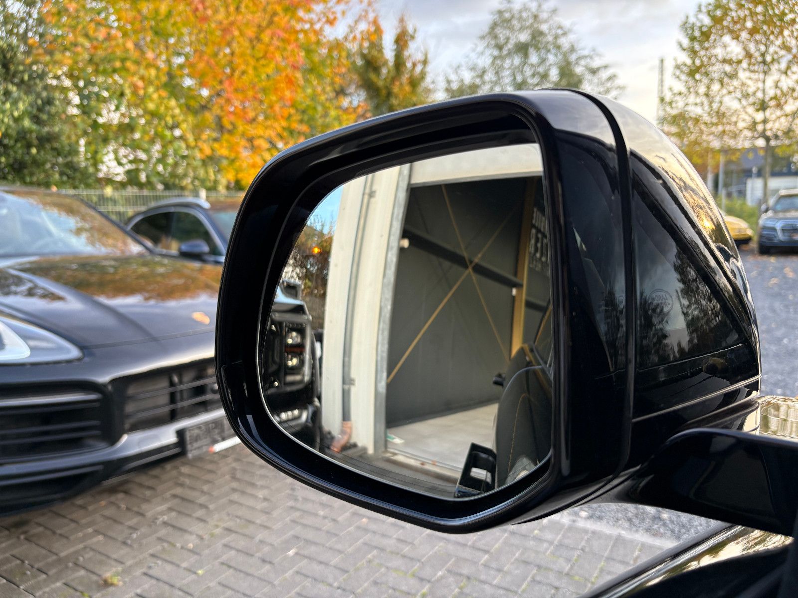 Fahrzeugabbildung Land Rover Range Rover HSE/FOND-TV/MASSAGE/PANO/360°/VOLL