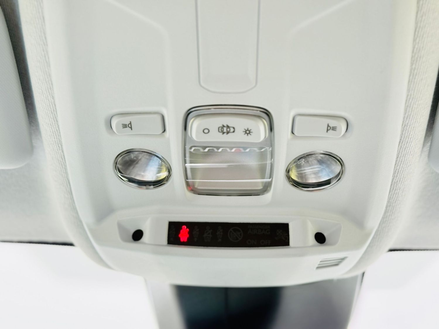 Fahrzeugabbildung Peugeot 208 1,2 PURETECH 100 ALLURE, RFK, LED, MirrorLin
