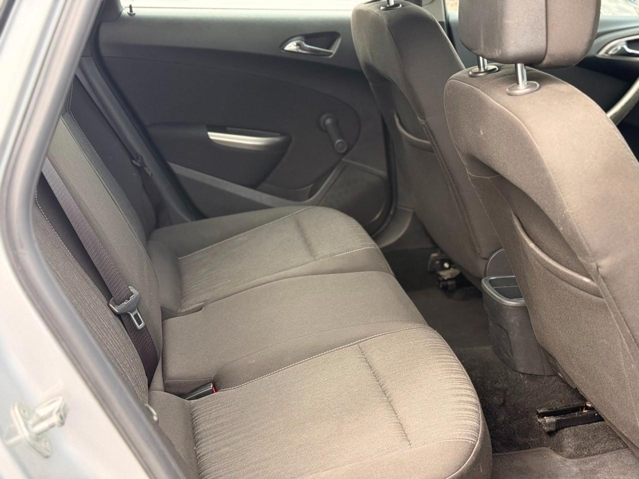 Opel Astra 2012 — photo 12