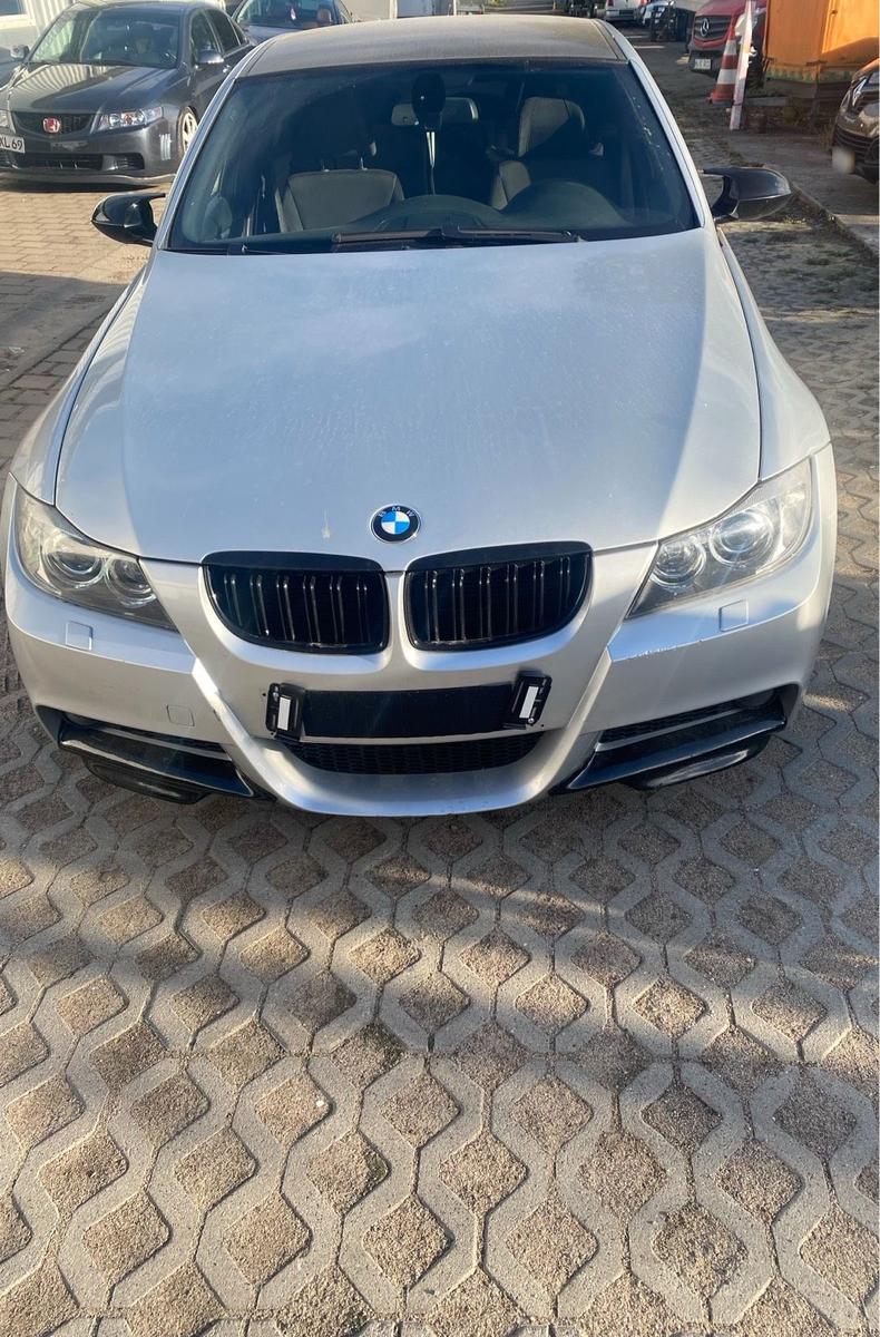 BMW 330