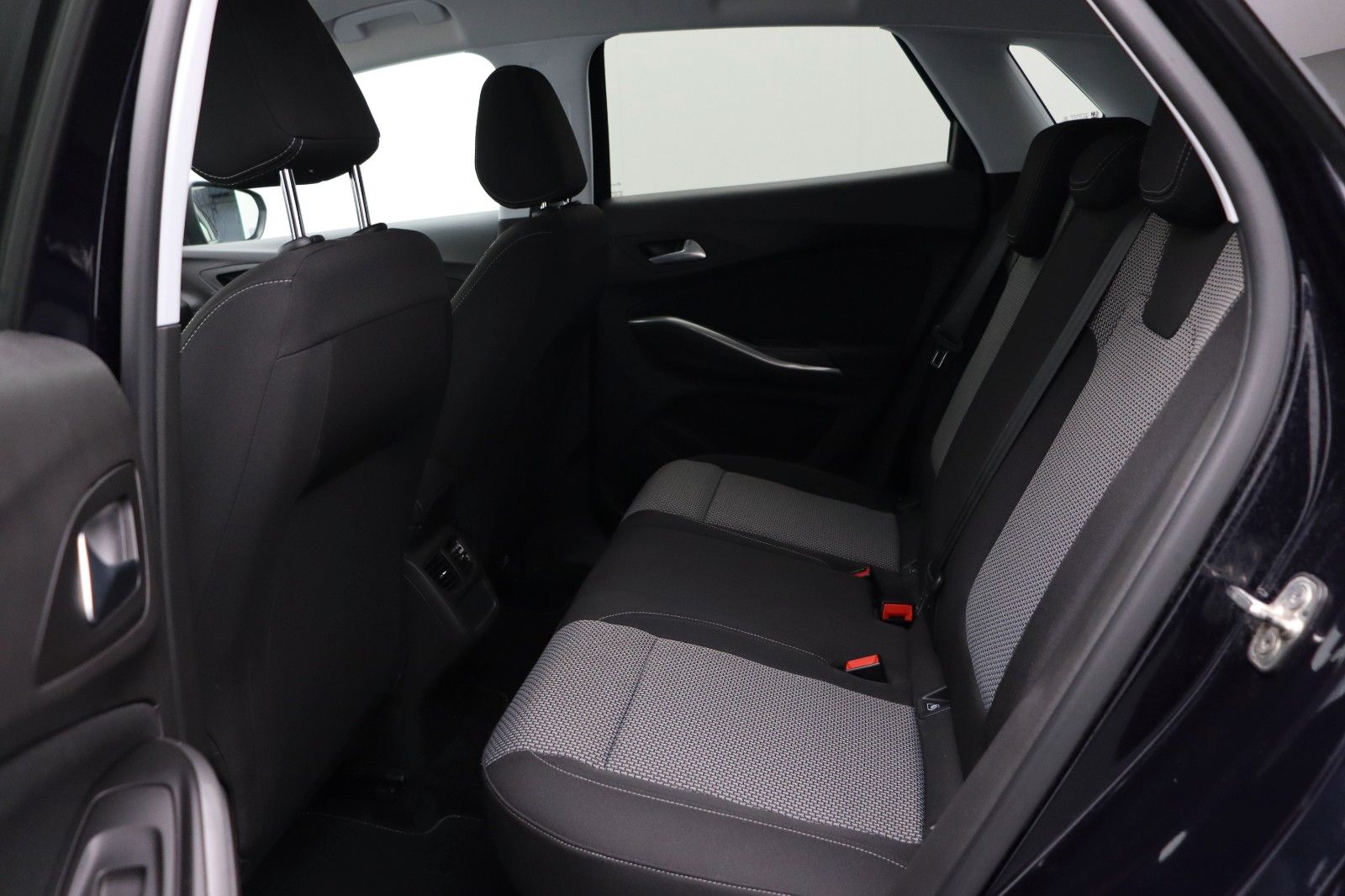 Fahrzeugabbildung Opel Grandland 1.2 Edition