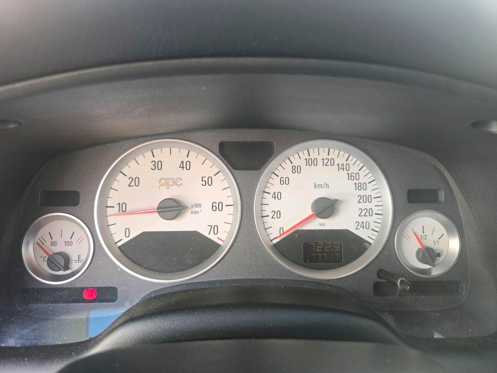 Opel Astra 2004 — photo 10