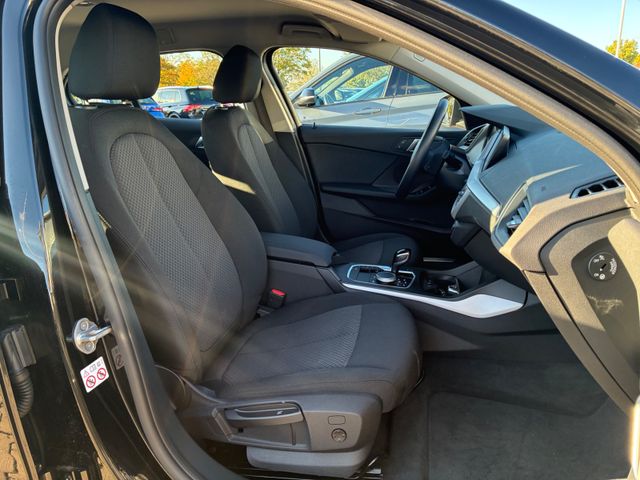 Fahrzeugabbildung BMW 120 d Advantage -AUT/LED/PDC/Sitzheiz-