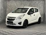 Chevrolet Spark 1.0 16V * 5 Türen * 4 Zylinder - weiße Chevrolet Spark