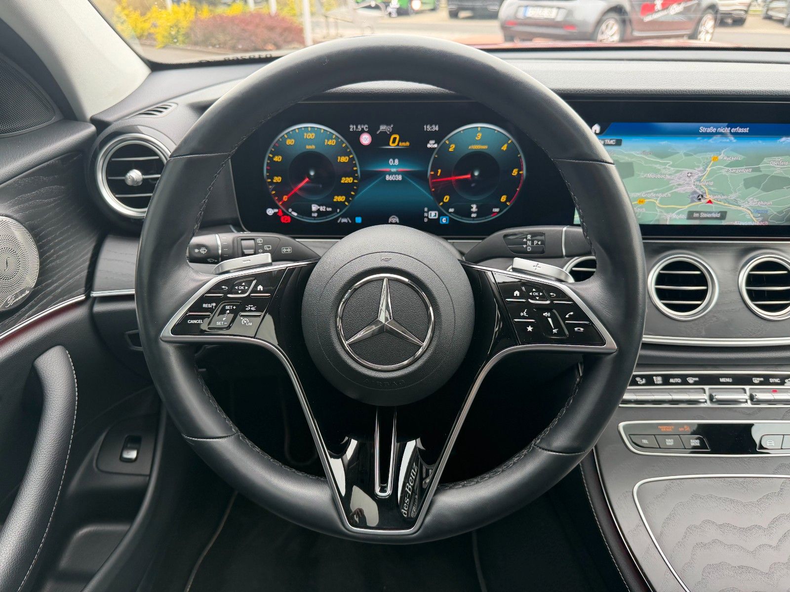 Fahrzeugabbildung Mercedes-Benz E 220d T Massage+Pano+Burm+Distr+360+HUD+Night