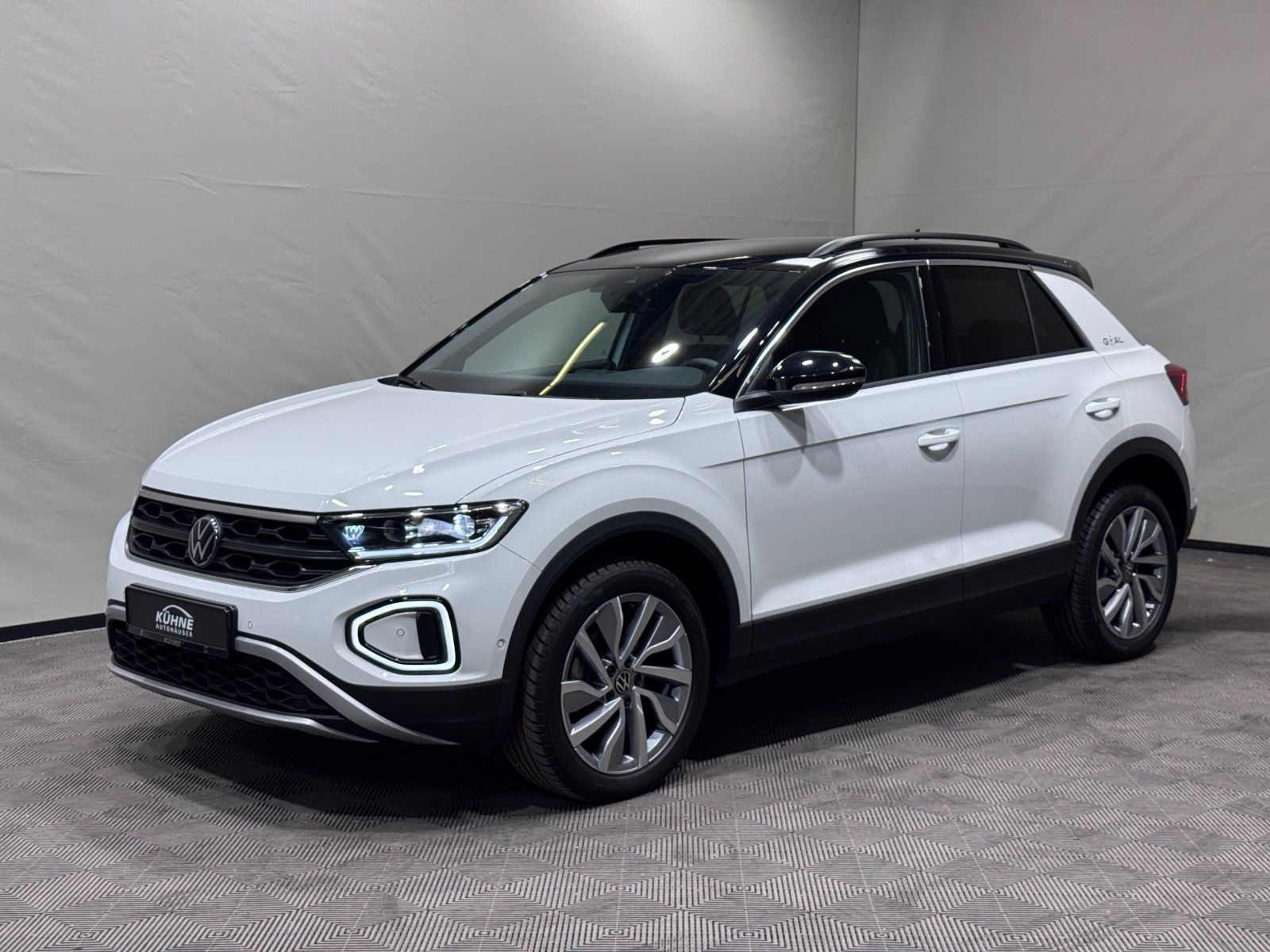 Volkswagen T-Roc GOAL 2.0 TDI DSG AHK LED RÜKA NAVI ALARM foto 2