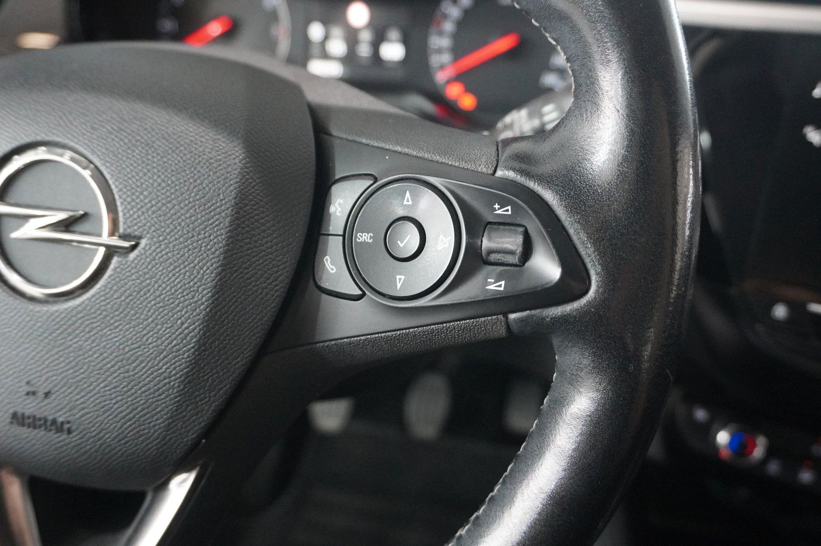 Fahrzeugabbildung Opel Corsa F 1.2 EDITION NAVI/SHZ/SPORT/PDC/TEMP/DAB+