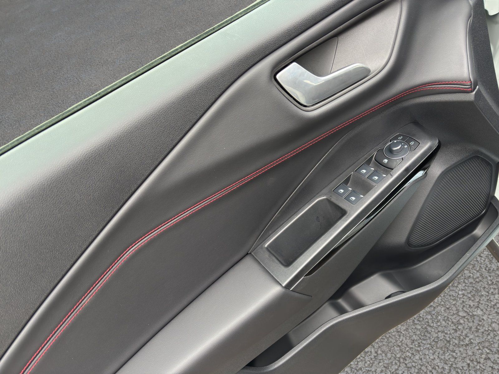 Fahrzeugabbildung Ford Puma 1.0 ECOBOOST ST-Line #Winterpaket