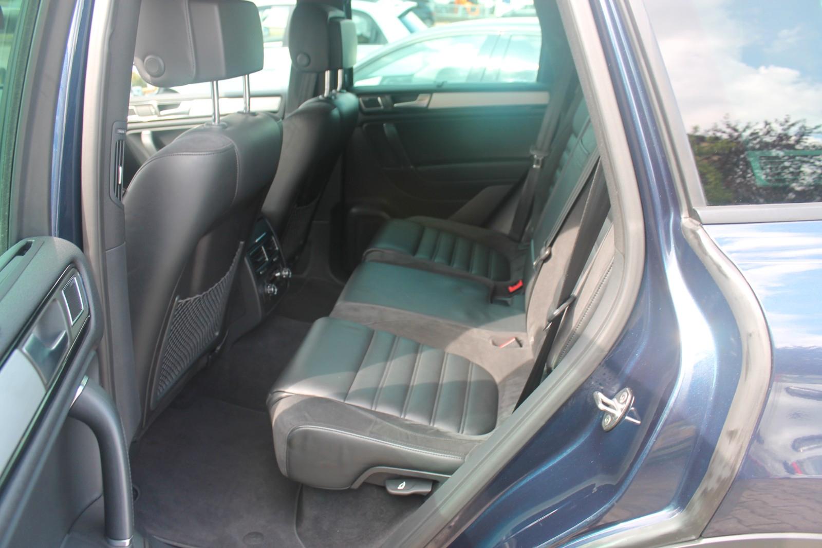 Volkswagen Touareg 3.0 V6 TDI Tiptronic*AHK*Standhzg*n22"LM