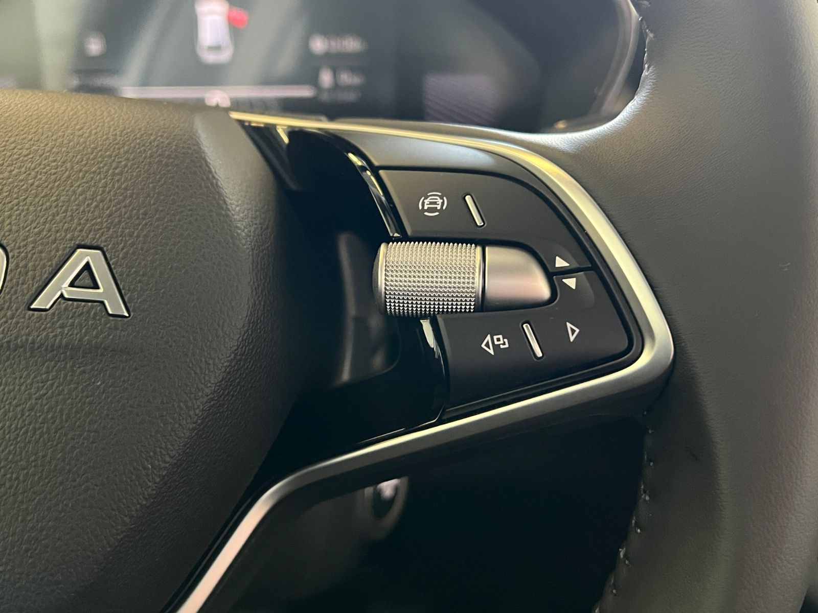 Fahrzeugabbildung SKODA Fabia Selection 1.0 MPI *LED, Climatronic, Sitzh