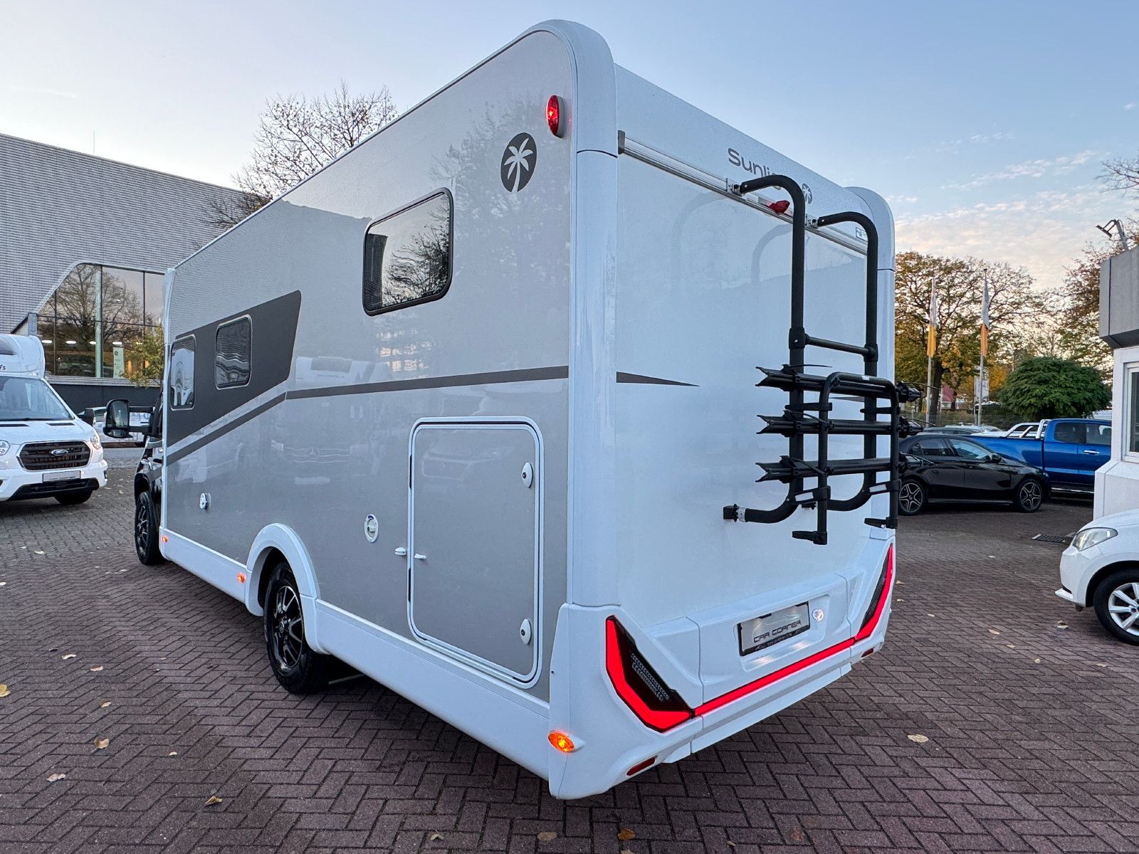 Fahrzeugabbildung Sunlight ADVENTURE EDITION T 68 1HAND KEIN MIETER HUBBETT