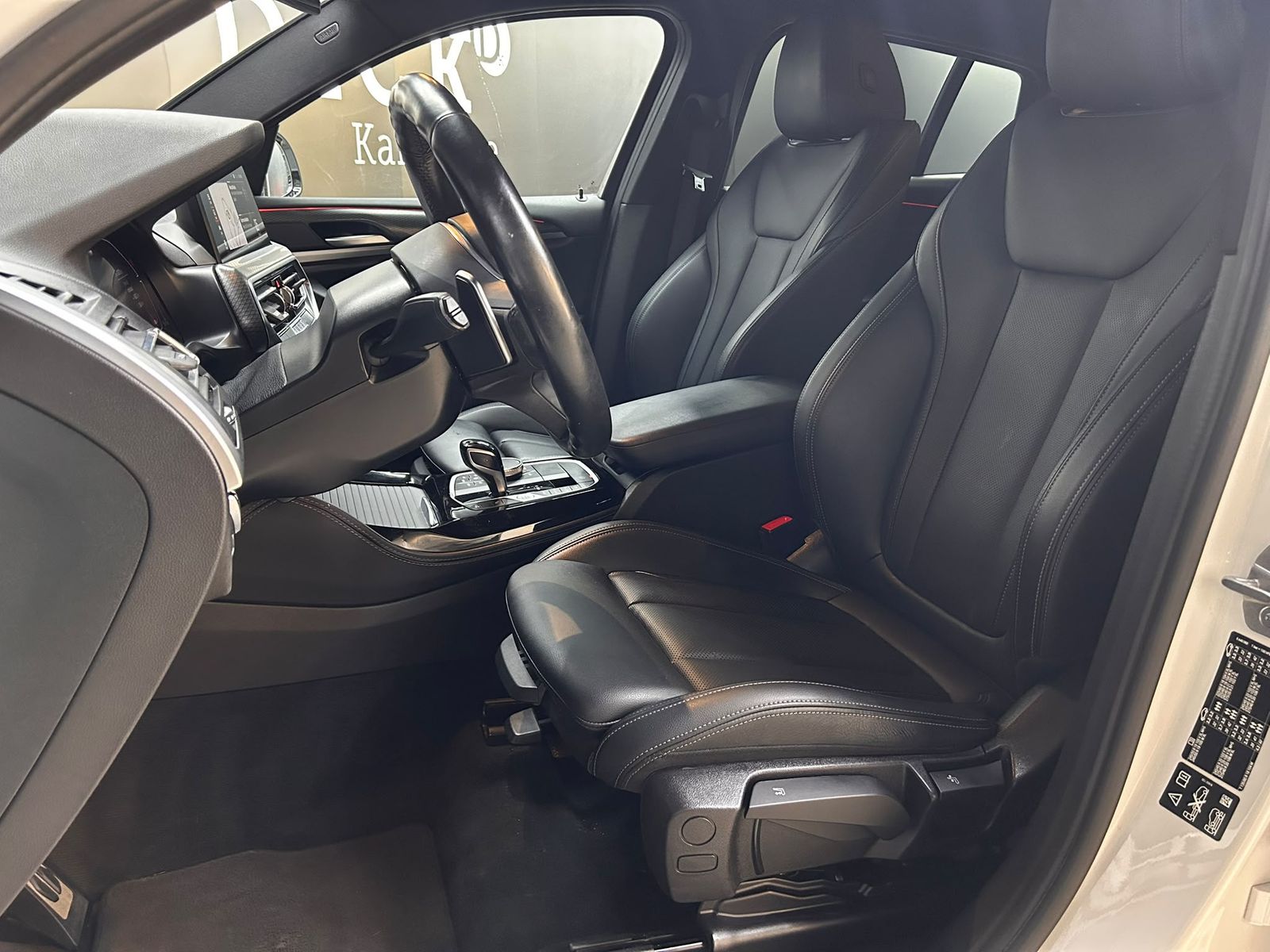 Fahrzeugabbildung BMW X4 xDr M Sport SHADO+LEDER+LED+NAVI+KAMER+TEMP+