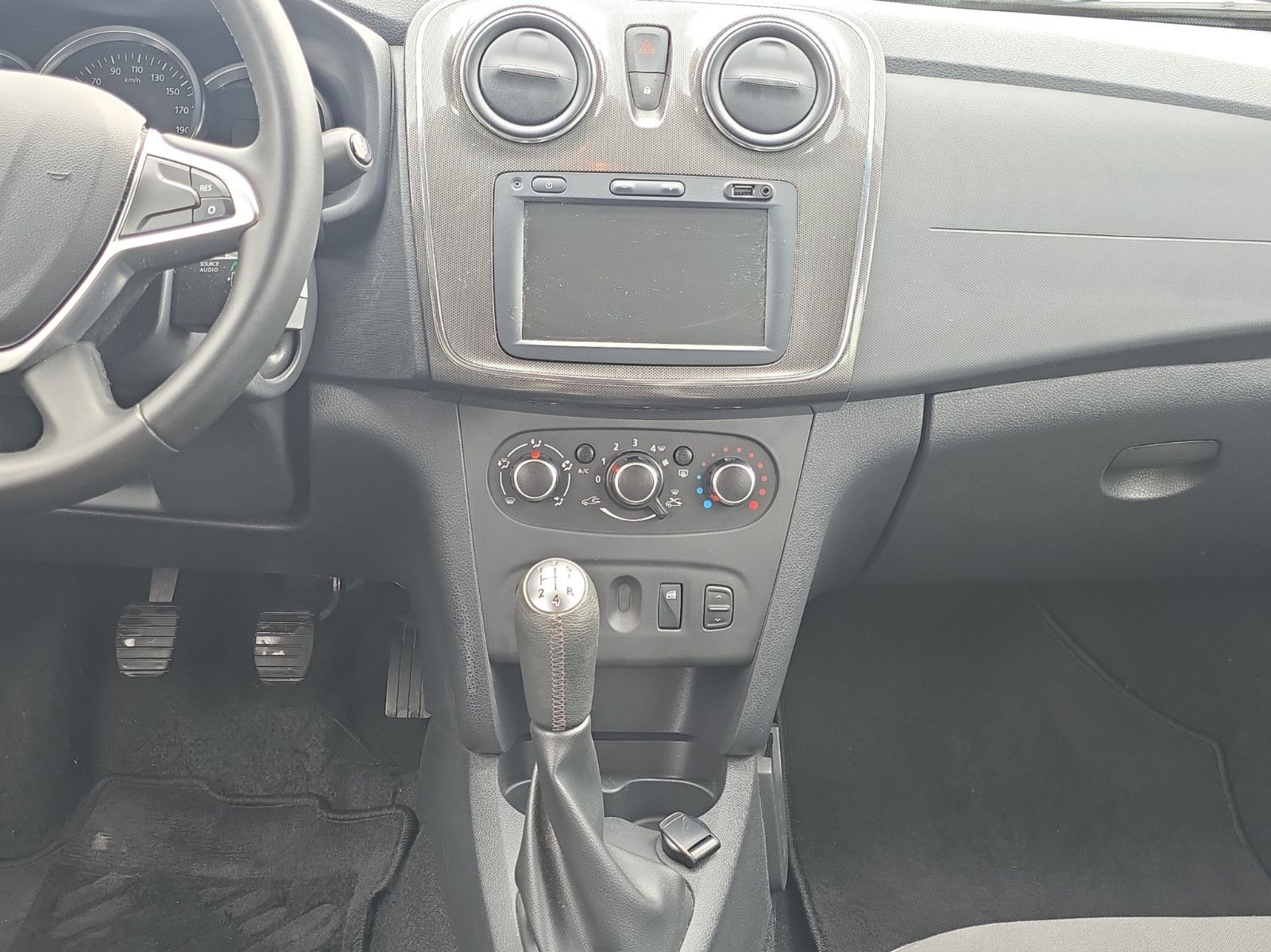 Fahrzeugabbildung Dacia Sandero II Stepway Prestige Kamera Navi Media